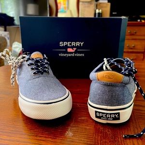 Sperry Vineyard Vines blue canvas boat shoes - men size 8.5- NEW